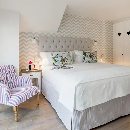 Holiday home The Dormouse -uk46926 Newby Bridge